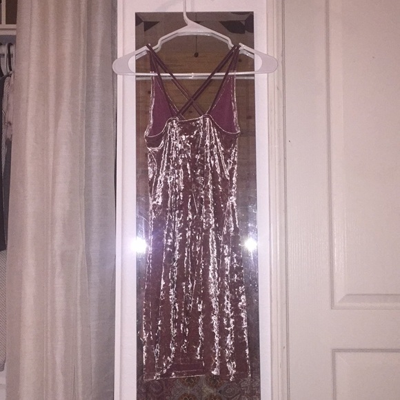 Velvet Pink dress - Picture 3 of 4